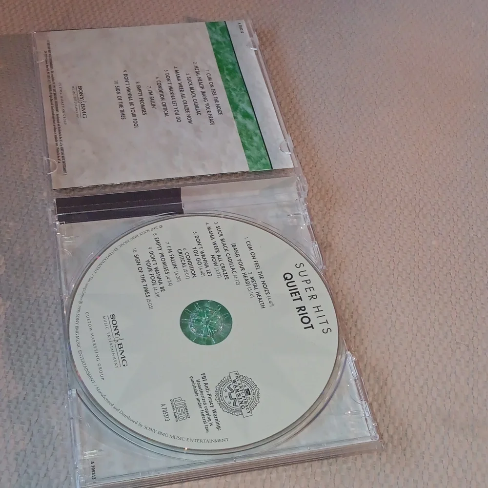 Quiet riot CD